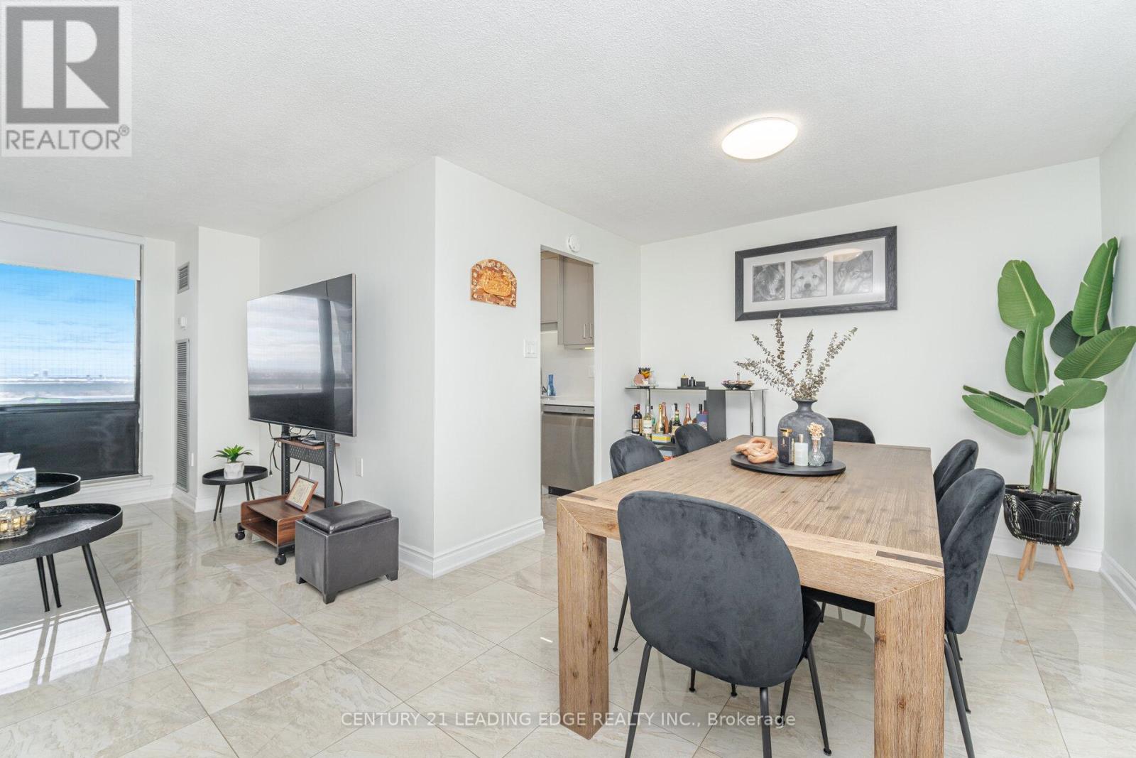 1109 - 18 Knightsbridge Road, Brampton, Ontario  L6T 3X5 - Photo 11 - W12563388