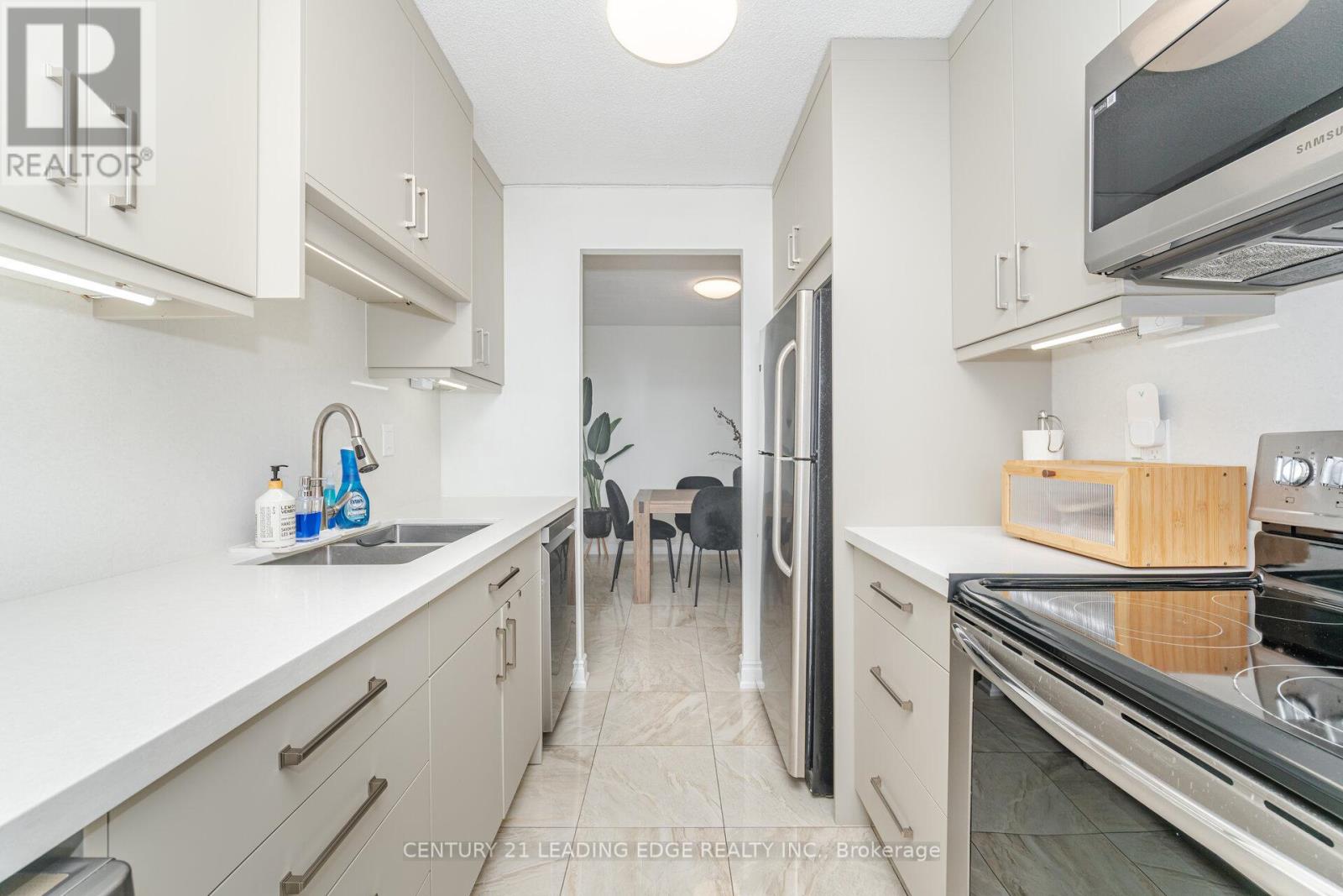 1109 - 18 Knightsbridge Road, Brampton, Ontario  L6T 3X5 - Photo 12 - W12563388