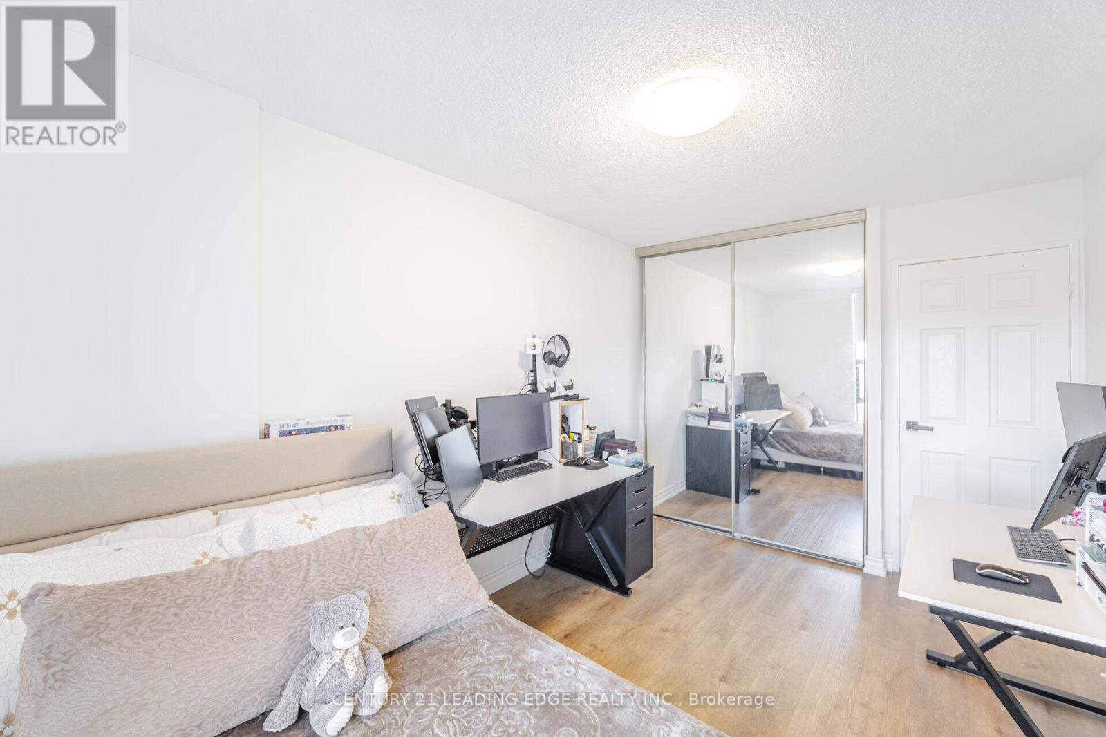 1109 - 18 Knightsbridge Road, Brampton, Ontario  L6T 3X5 - Photo 16 - W12563388