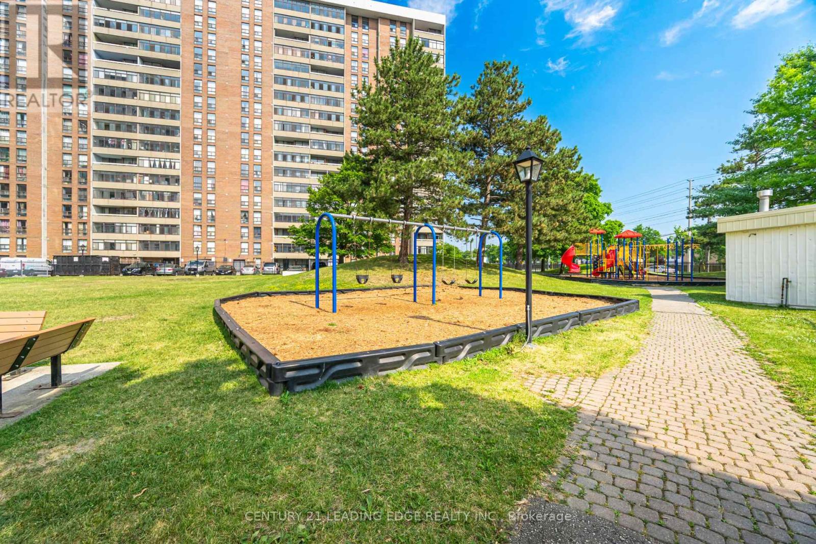 1109 - 18 Knightsbridge Road, Brampton, Ontario  L6T 3X5 - Photo 39 - W12563388