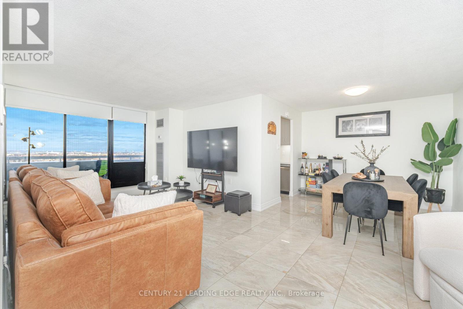 1109 - 18 Knightsbridge Road, Brampton, Ontario  L6T 3X5 - Photo 5 - W12563388