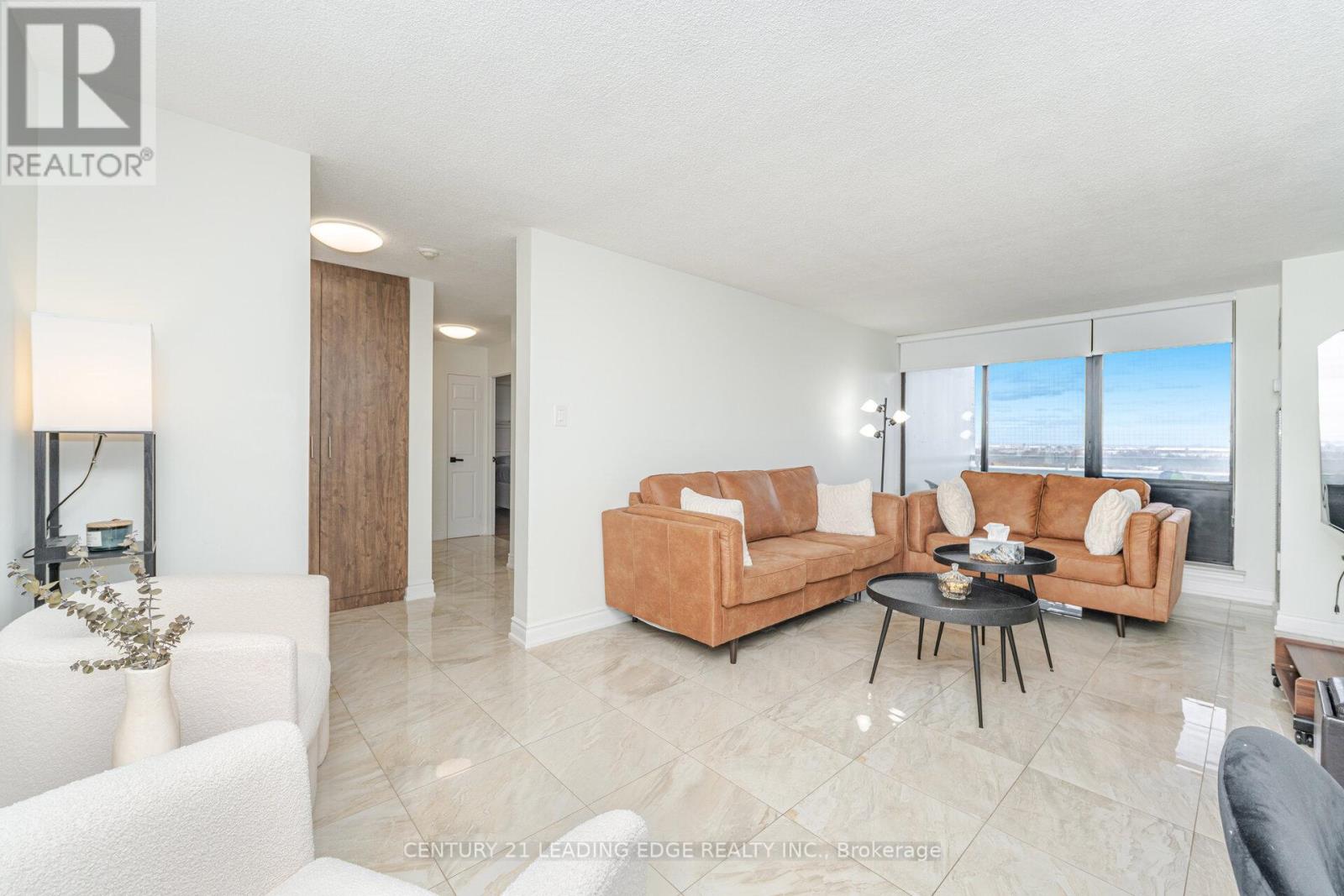 1109 - 18 Knightsbridge Road, Brampton, Ontario  L6T 3X5 - Photo 9 - W12563388