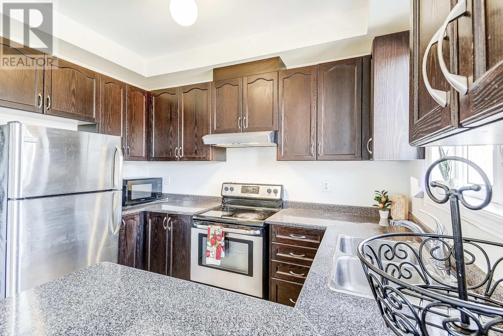 54 Kayak Heights, Brampton, Ontario  L6Z 0H9 - Photo 17 - W12563412