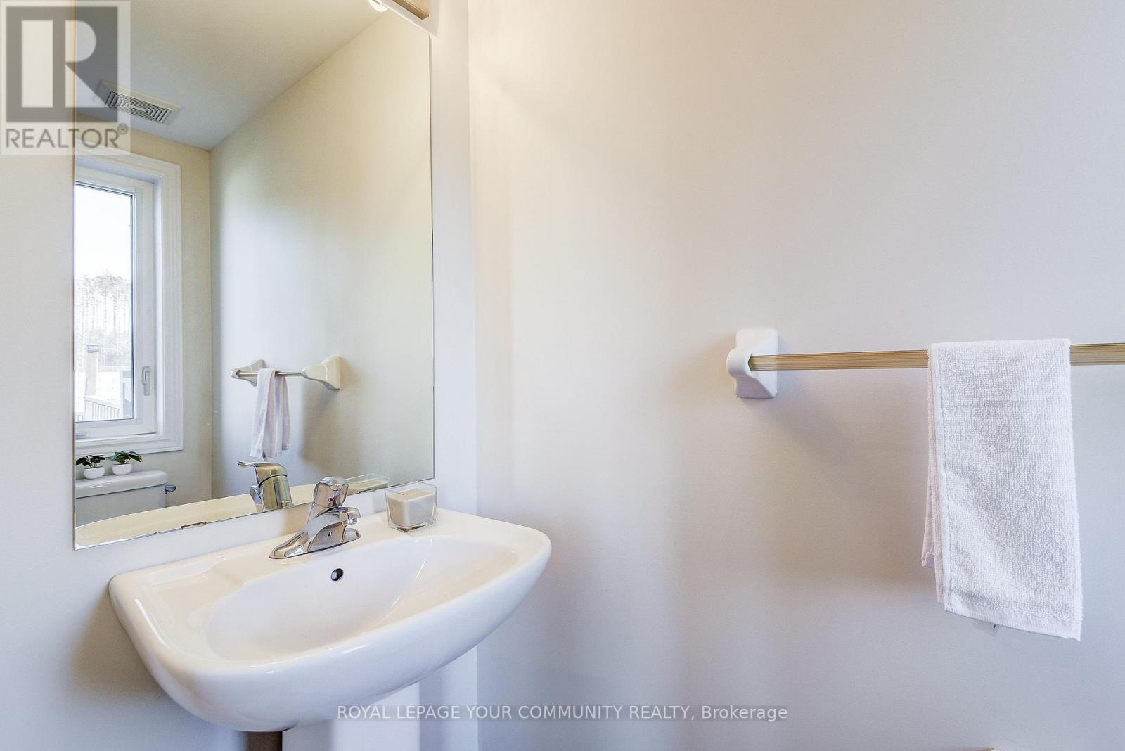 54 Kayak Heights, Brampton, Ontario  L6Z 0H9 - Photo 7 - W12563412