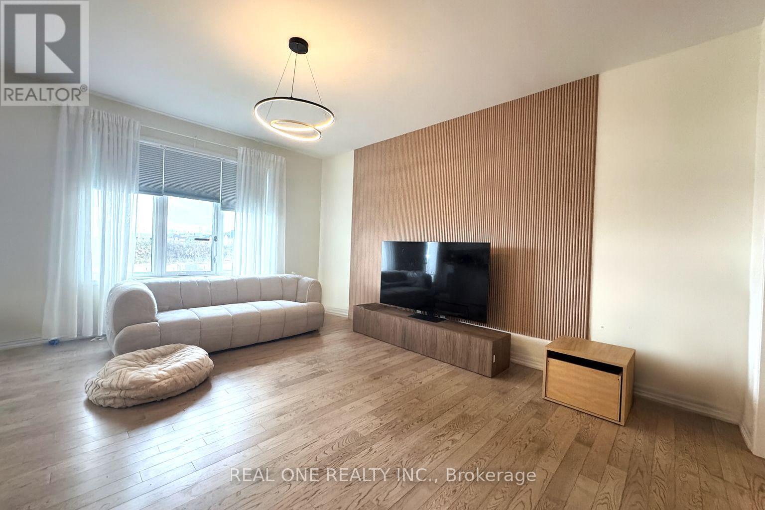 3478 Vernon Powell Drive, Oakville, Ontario  L6H 0X8 - Photo 3 - W12563450