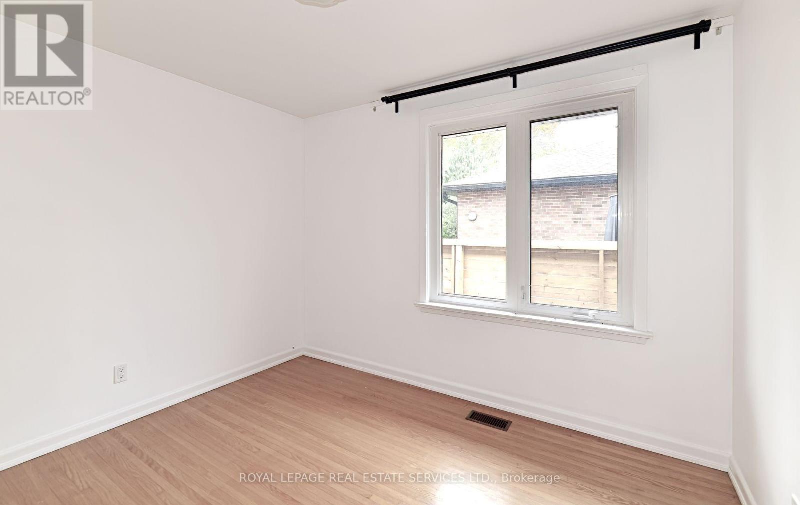 3 Kellogg Street, Toronto, Ontario  M8Z 4C6 - Photo 16 - W12563454