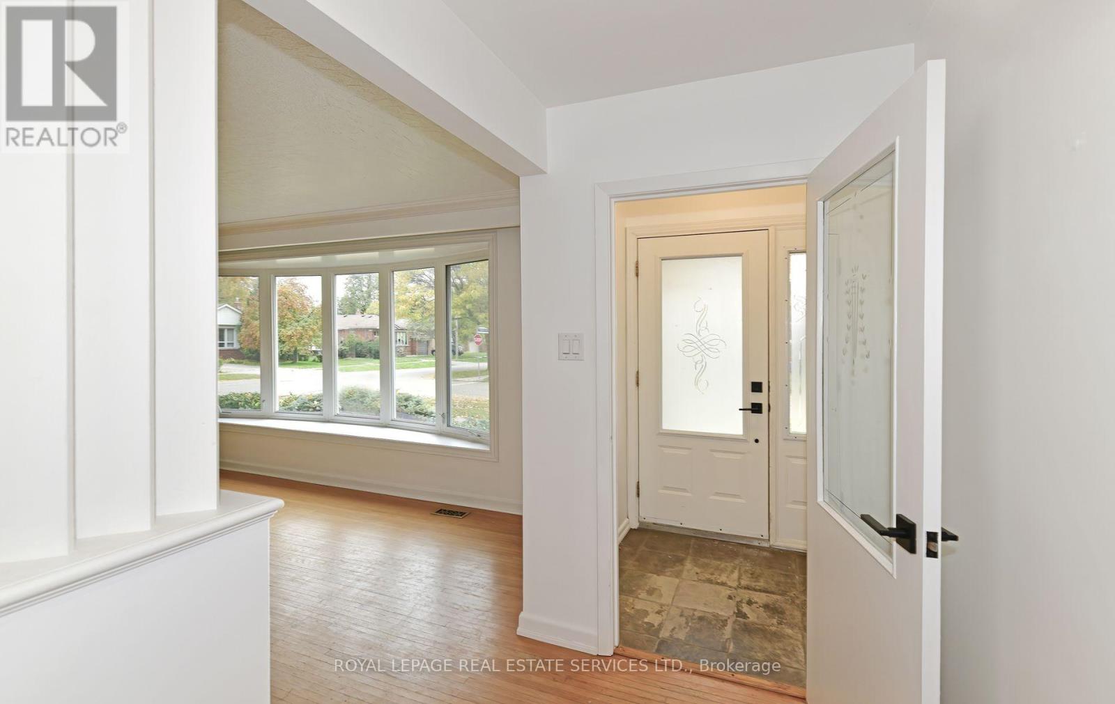 3 Kellogg Street, Toronto, Ontario  M8Z 4C6 - Photo 2 - W12563454