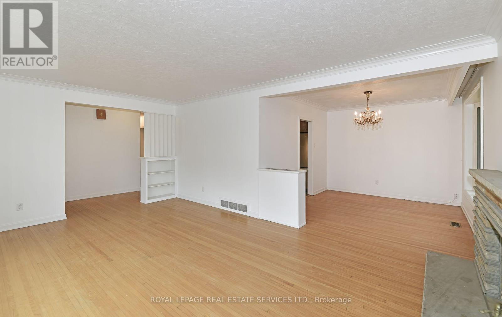 3 Kellogg Street, Toronto, Ontario  M8Z 4C6 - Photo 3 - W12563454