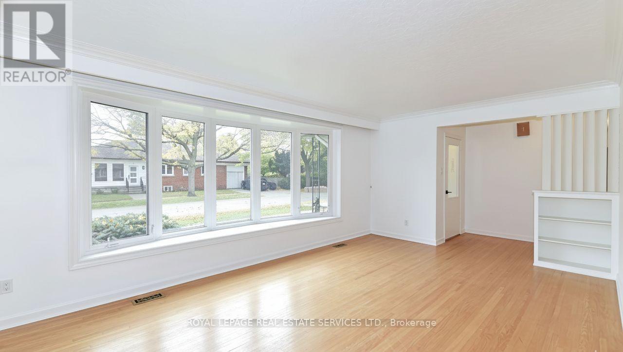 3 Kellogg Street, Toronto, Ontario  M8Z 4C6 - Photo 4 - W12563454