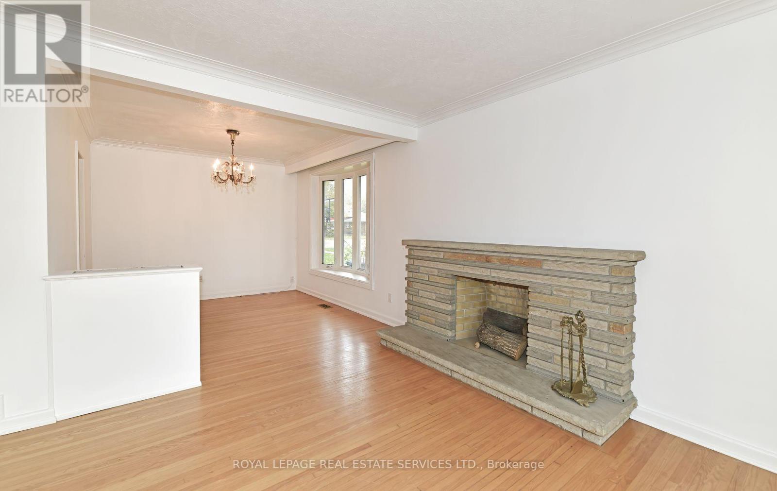 3 Kellogg Street, Toronto, Ontario  M8Z 4C6 - Photo 6 - W12563454