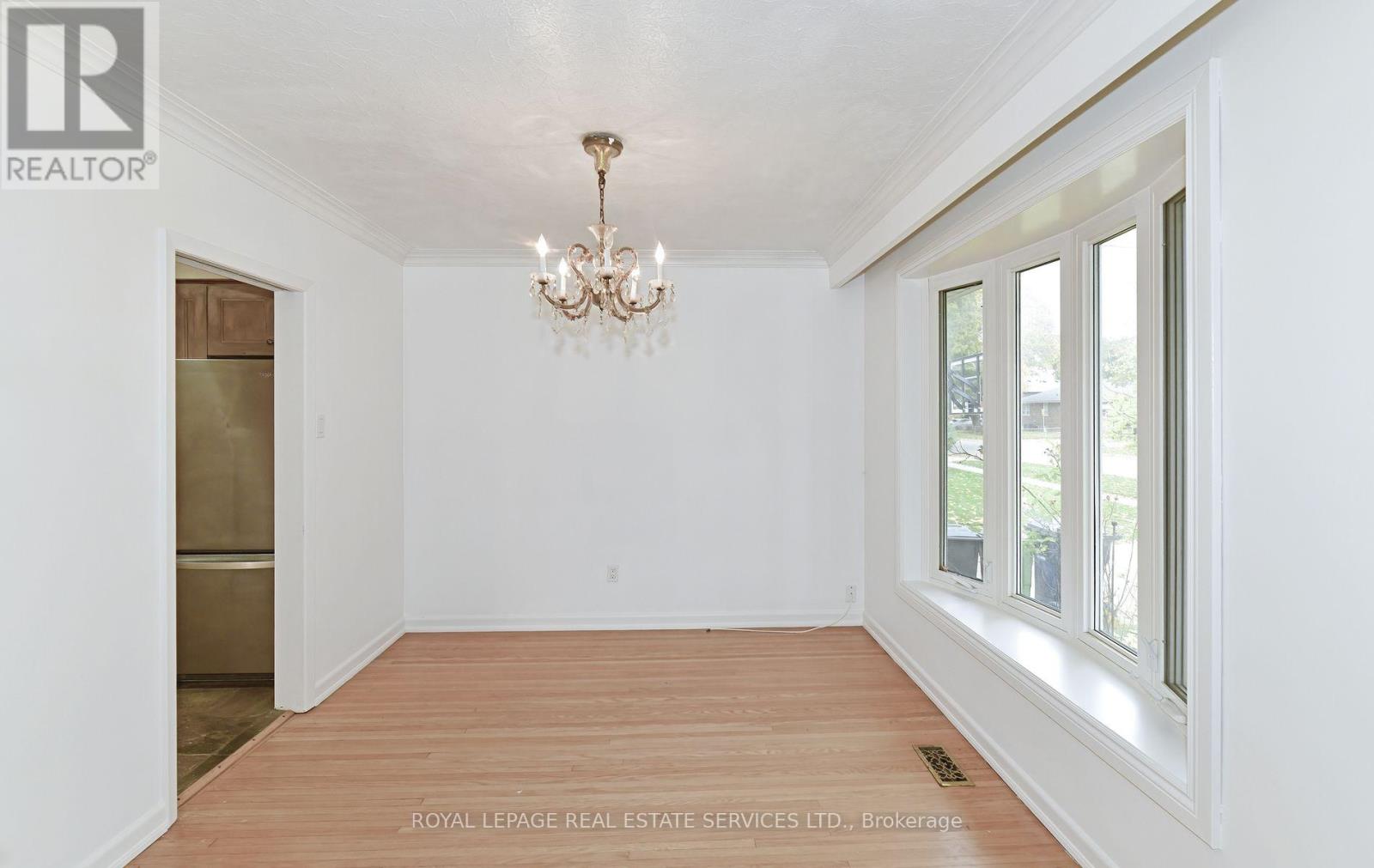 3 Kellogg Street, Toronto, Ontario  M8Z 4C6 - Photo 9 - W12563454