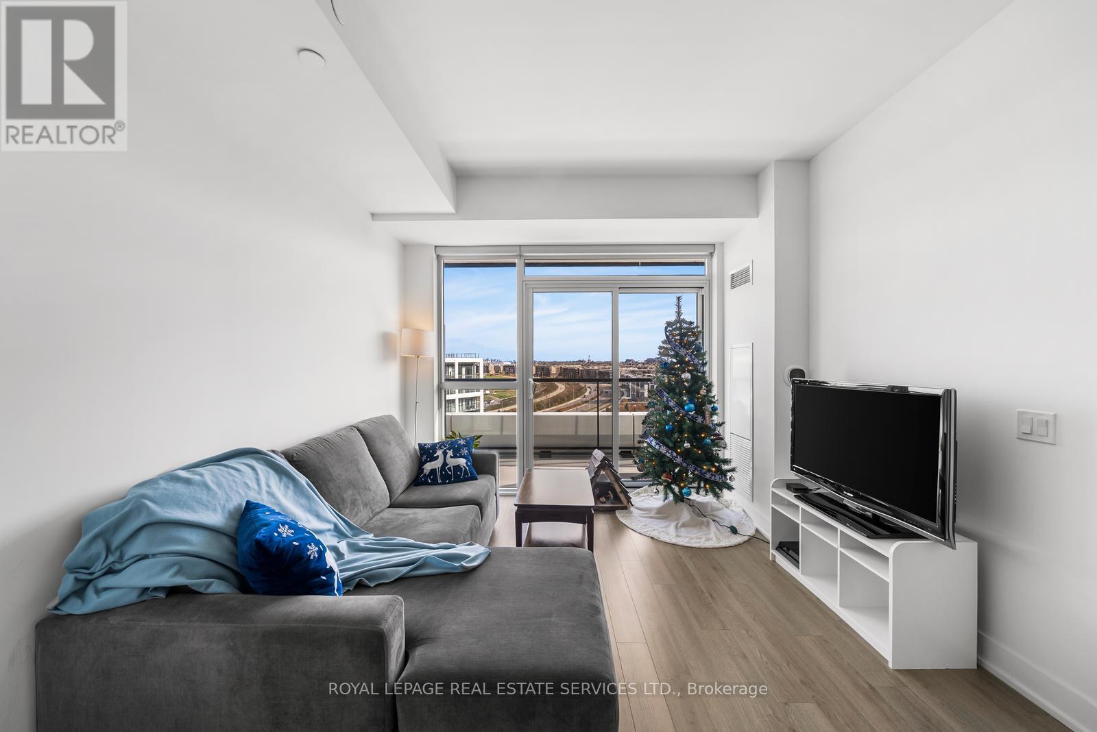 812 - 50 George Butchart Drive, Toronto, Ontario  M3K 0C9 - Photo 8 - W12563492