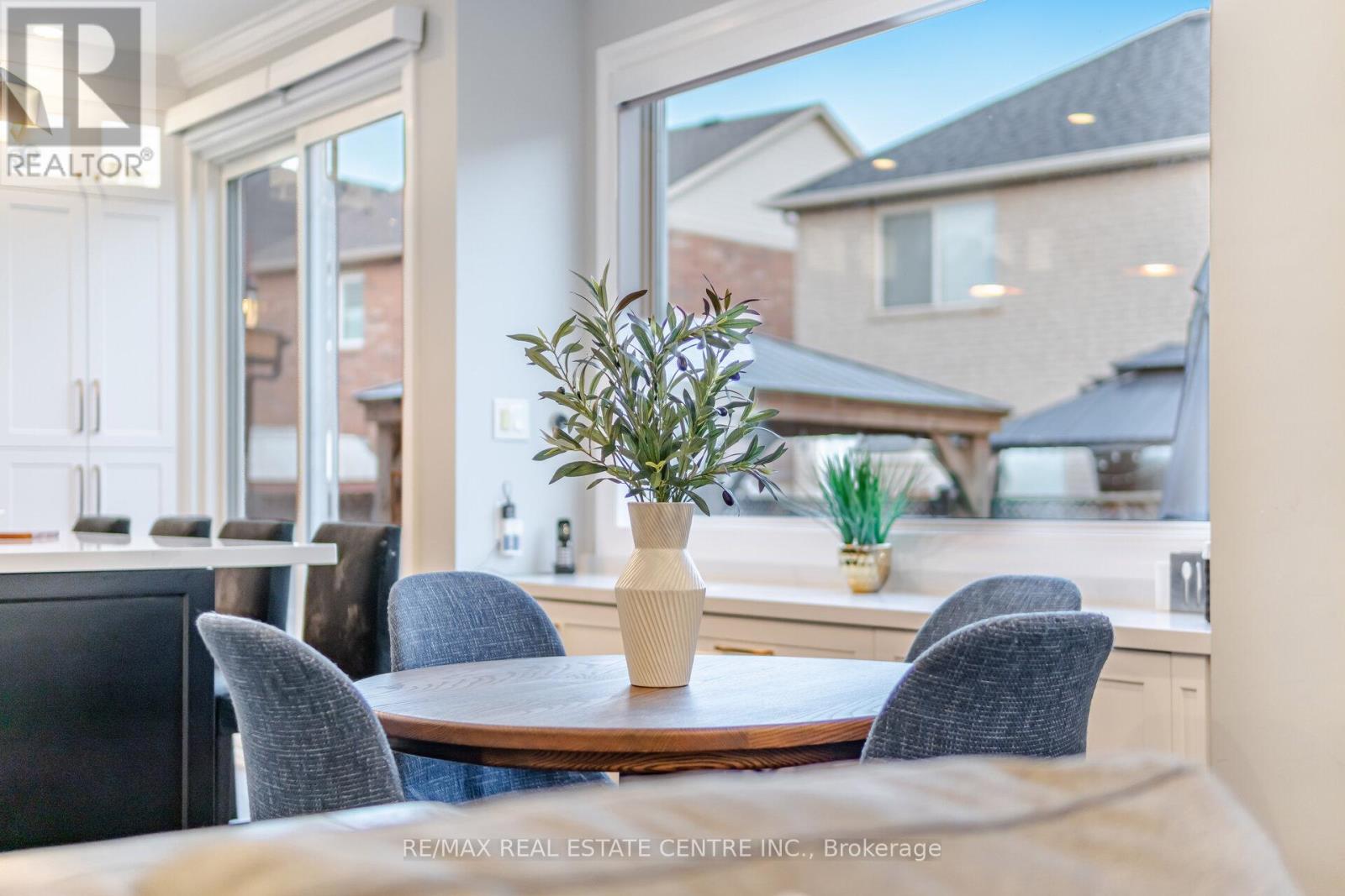 954 Coulter Way, Milton, Ontario  L9T 6X5 - Photo 12 - W12563504