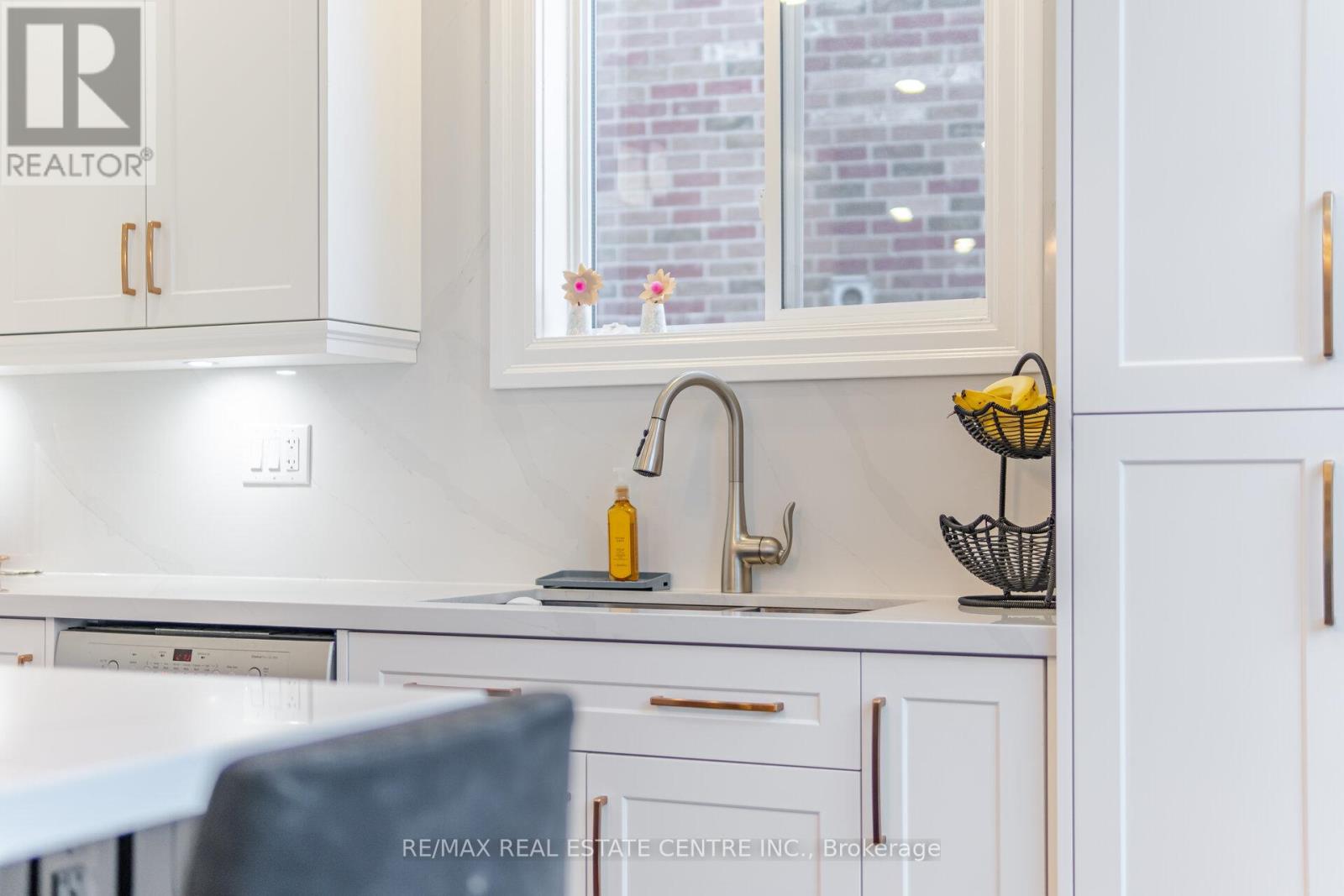 954 Coulter Way, Milton, Ontario  L9T 6X5 - Photo 19 - W12563504