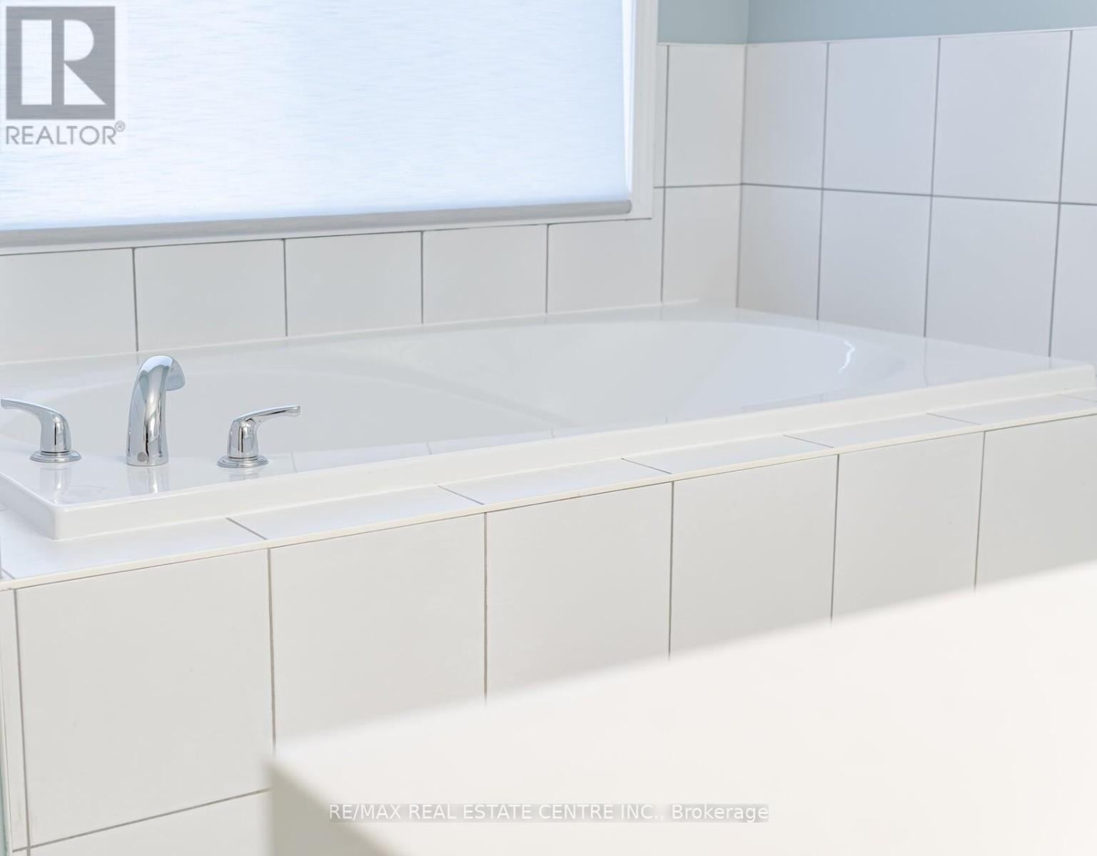 954 Coulter Way, Milton, Ontario  L9T 6X5 - Photo 35 - W12563504