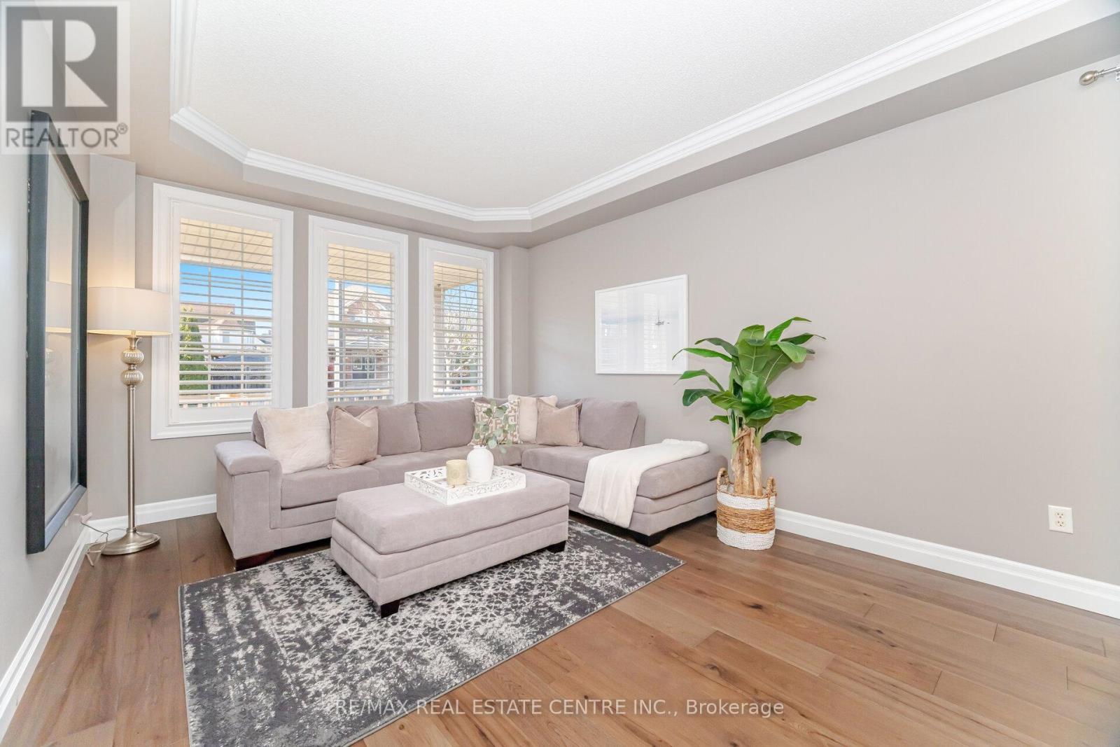 954 Coulter Way, Milton, Ontario  L9T 6X5 - Photo 7 - W12563504