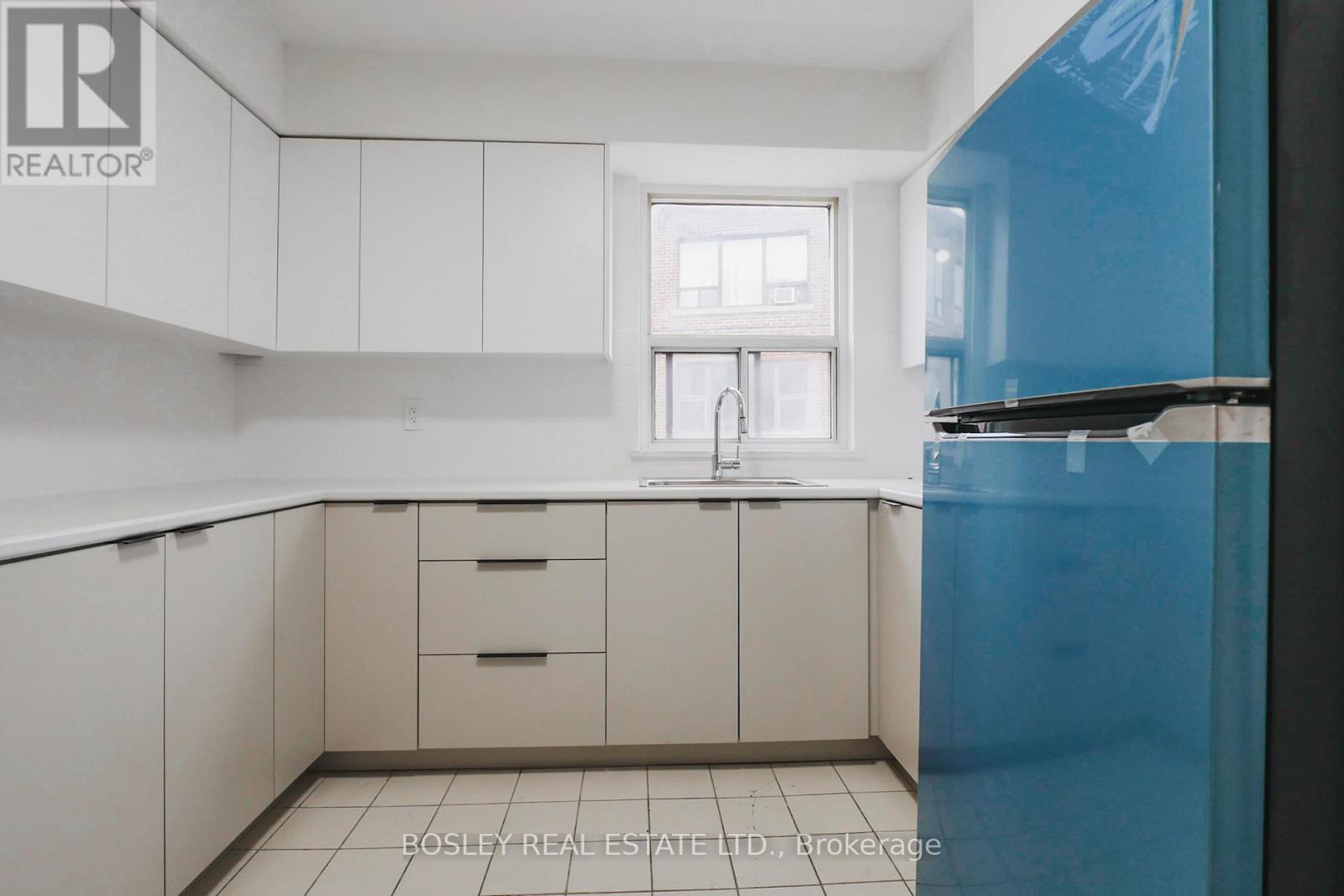 4 - 17 Calvington Drive, Toronto, Ontario M3M 2L7 - Photo 12 - W12563516