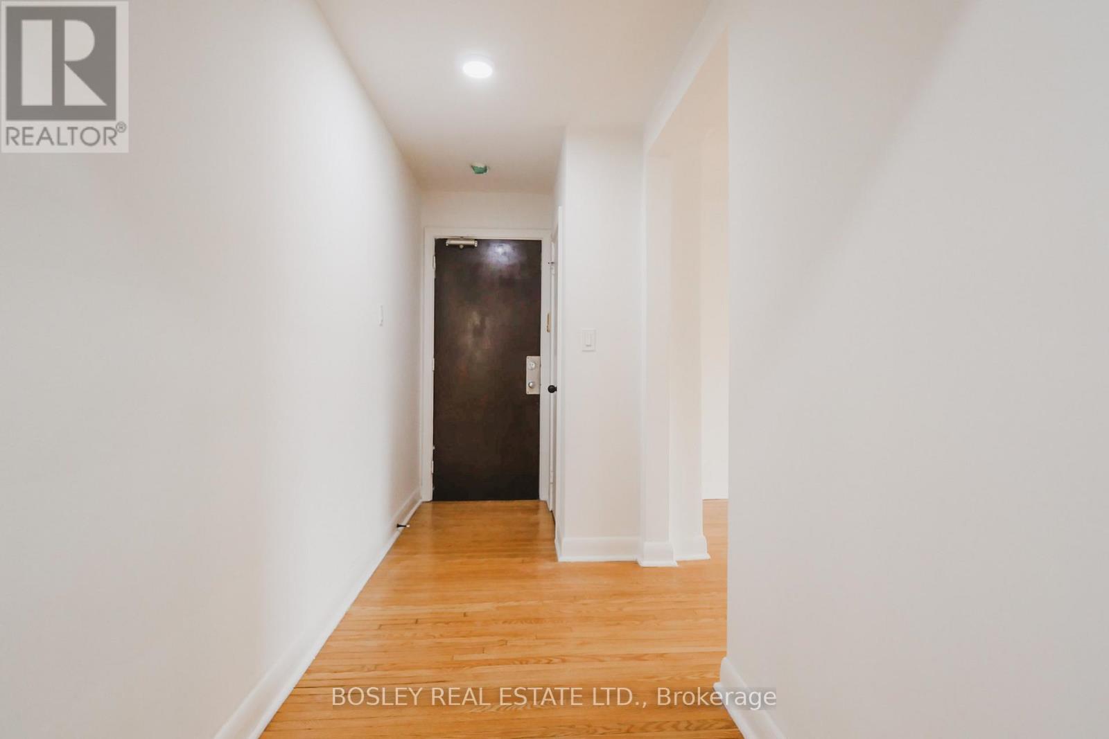 4 - 17 Calvington Drive, Toronto, Ontario M3M 2L7 - Photo 8 - W12563516