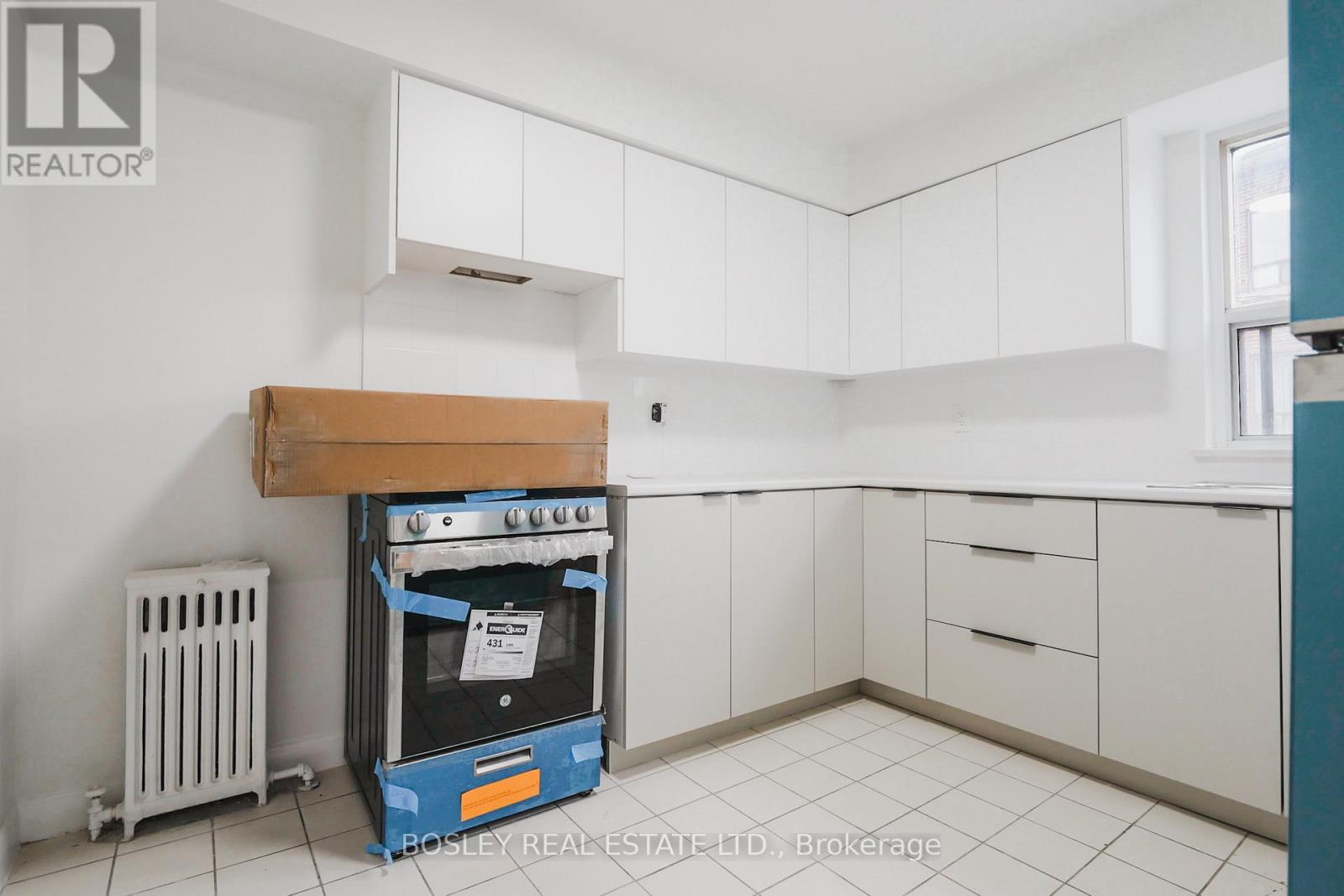 4 - 17 Calvington Drive, Toronto, Ontario M3M 2L7 - Photo 9 - W12563516