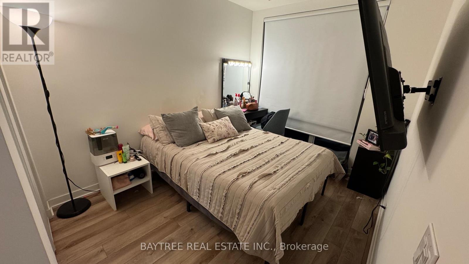 402 - 1808 St Clair Avenue W, Toronto, Ontario  M6N 0C1 - Photo 3 - W12563524