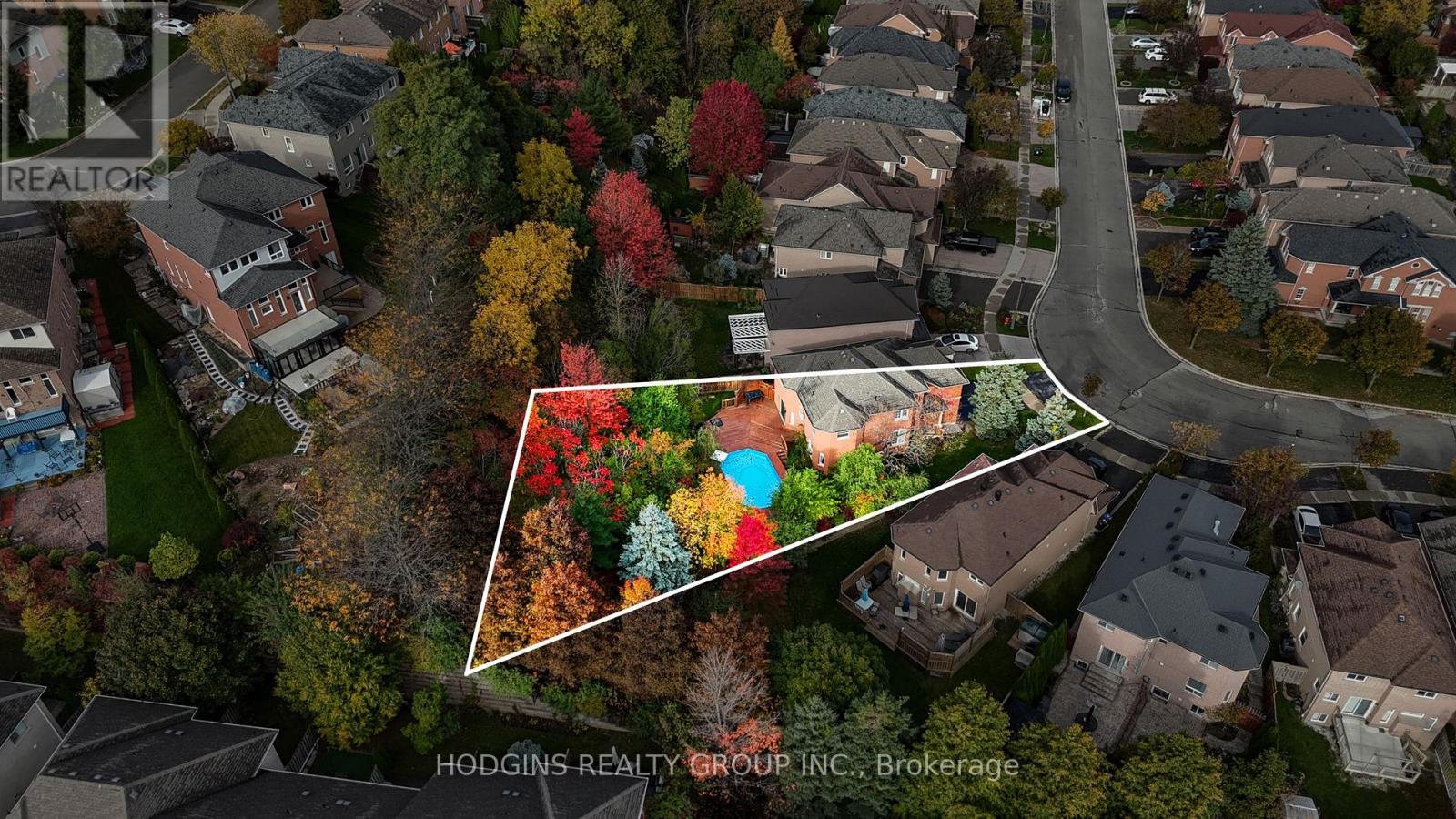 2286 Yorktown Circle, Mississauga, Ontario  L5M 5Y1 - Photo 1 - W12563528