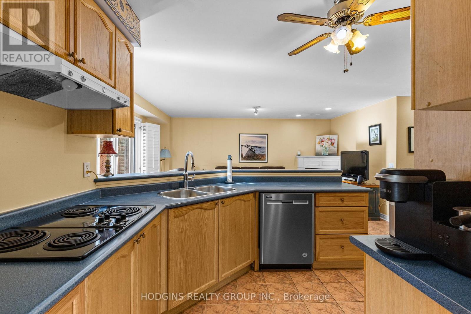 2286 Yorktown Circle, Mississauga, Ontario  L5M 5Y1 - Photo 11 - W12563528