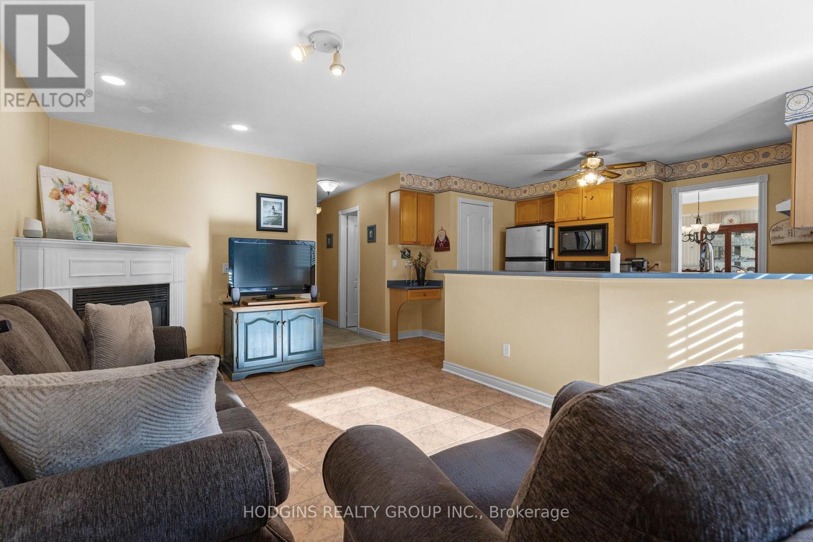 2286 Yorktown Circle, Mississauga, Ontario  L5M 5Y1 - Photo 13 - W12563528