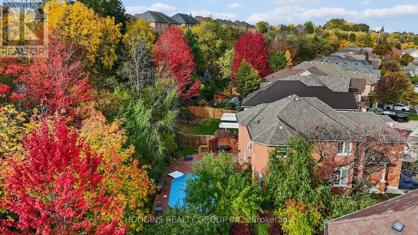 2286 Yorktown Circle, Mississauga, Ontario  L5M 5Y1 - Photo 3 - W12563528