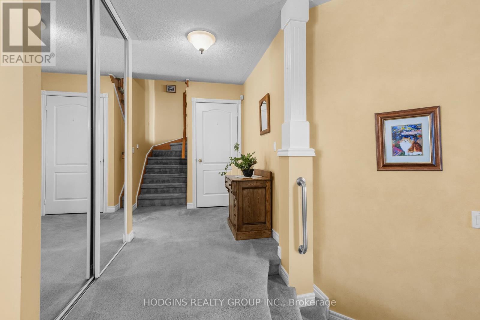 2286 Yorktown Circle, Mississauga, Ontario  L5M 5Y1 - Photo 9 - W12563528