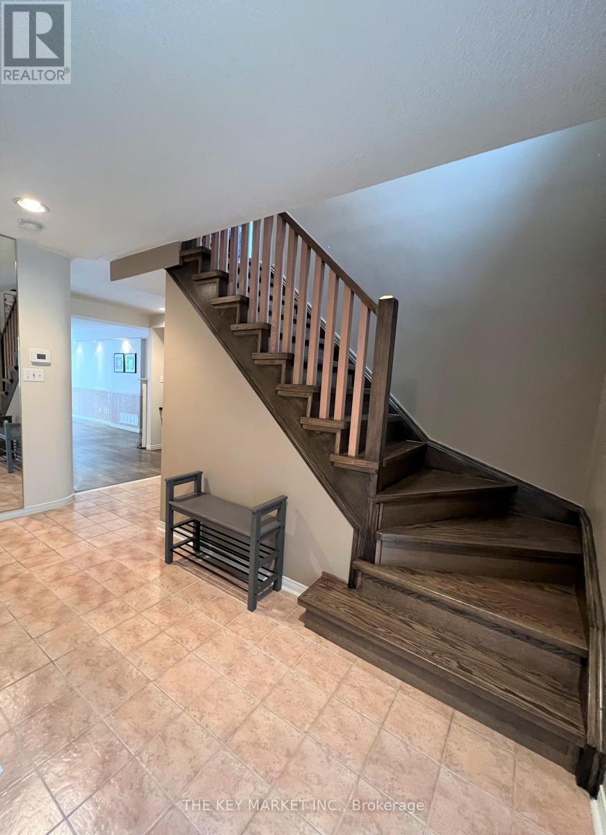 480 Dalmuir Mews, Mississauga, Ontario  L4Z 3W2 - Photo 2 - W12563554