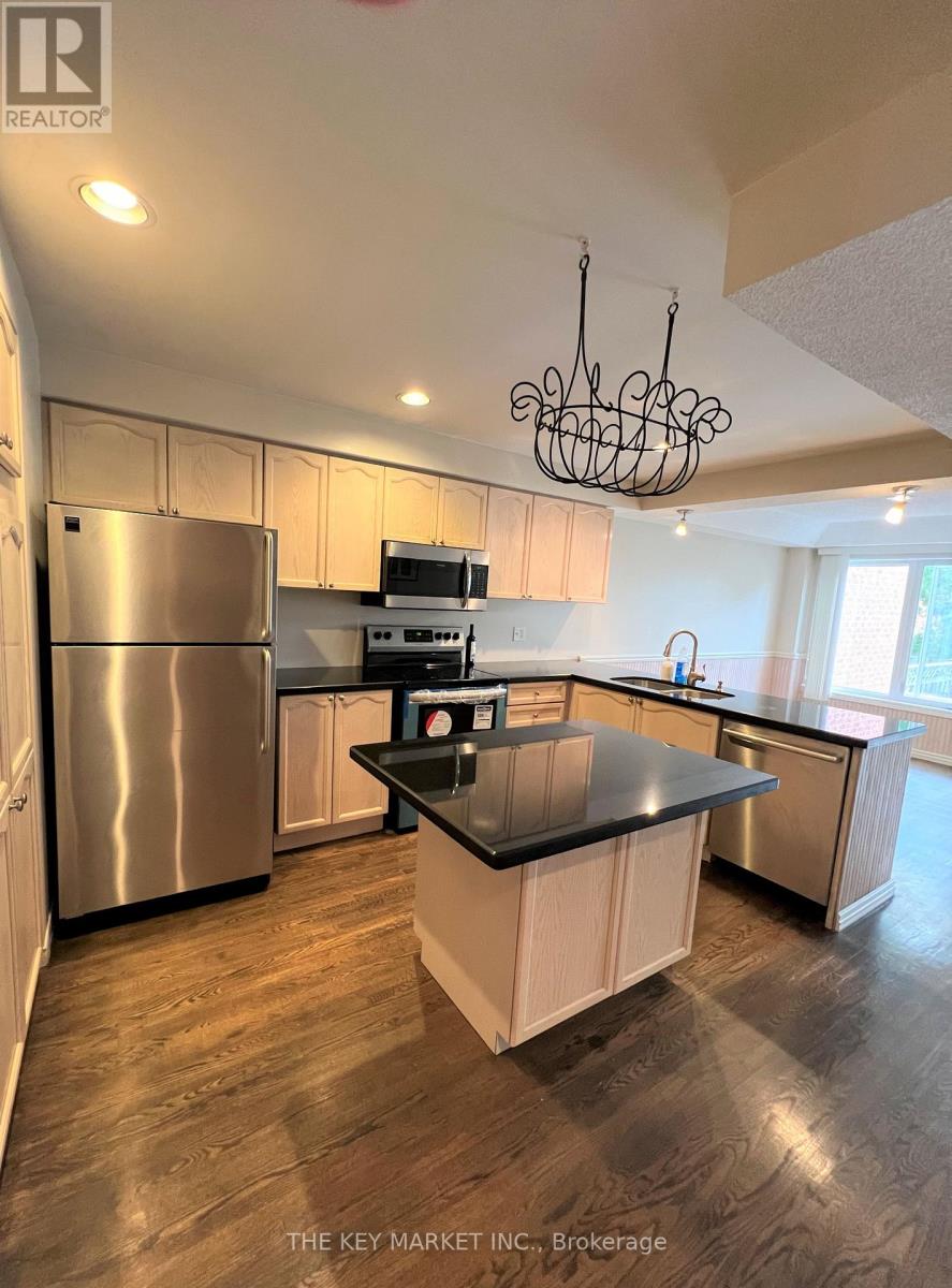 480 Dalmuir Mews, Mississauga, Ontario  L4Z 3W2 - Photo 5 - W12563554