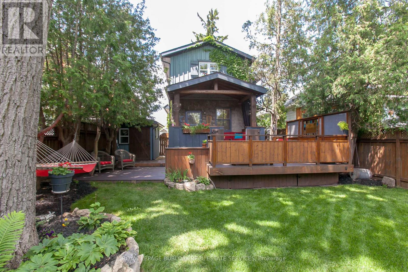 2154 Caroline Street, Burlington, Ontario  L7R 1M1 - Photo 3 - W12563564