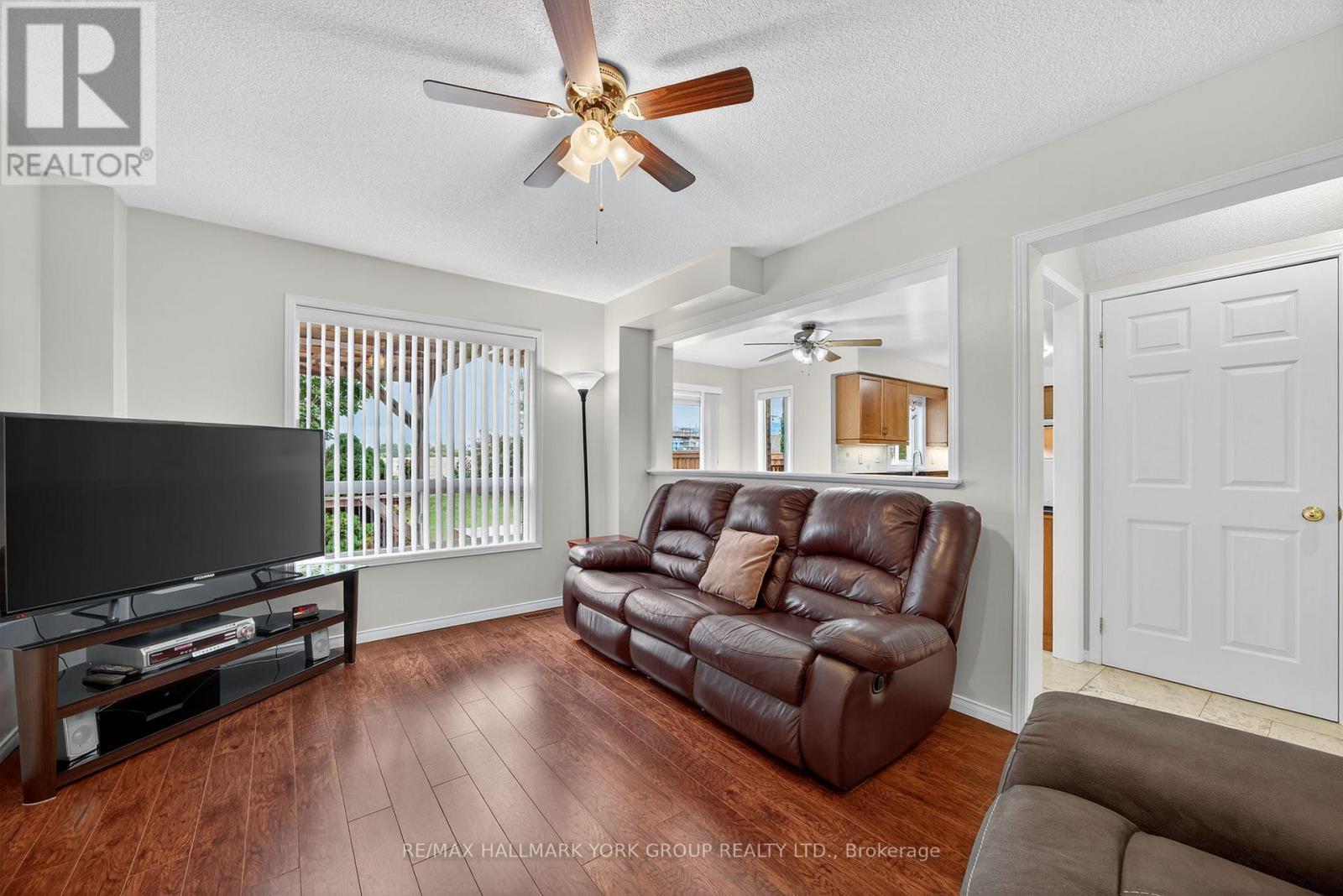 9 Reynolds Avenue, New Tecumseth, Ontario  L0G 1A0 - Photo 14 - N12429928