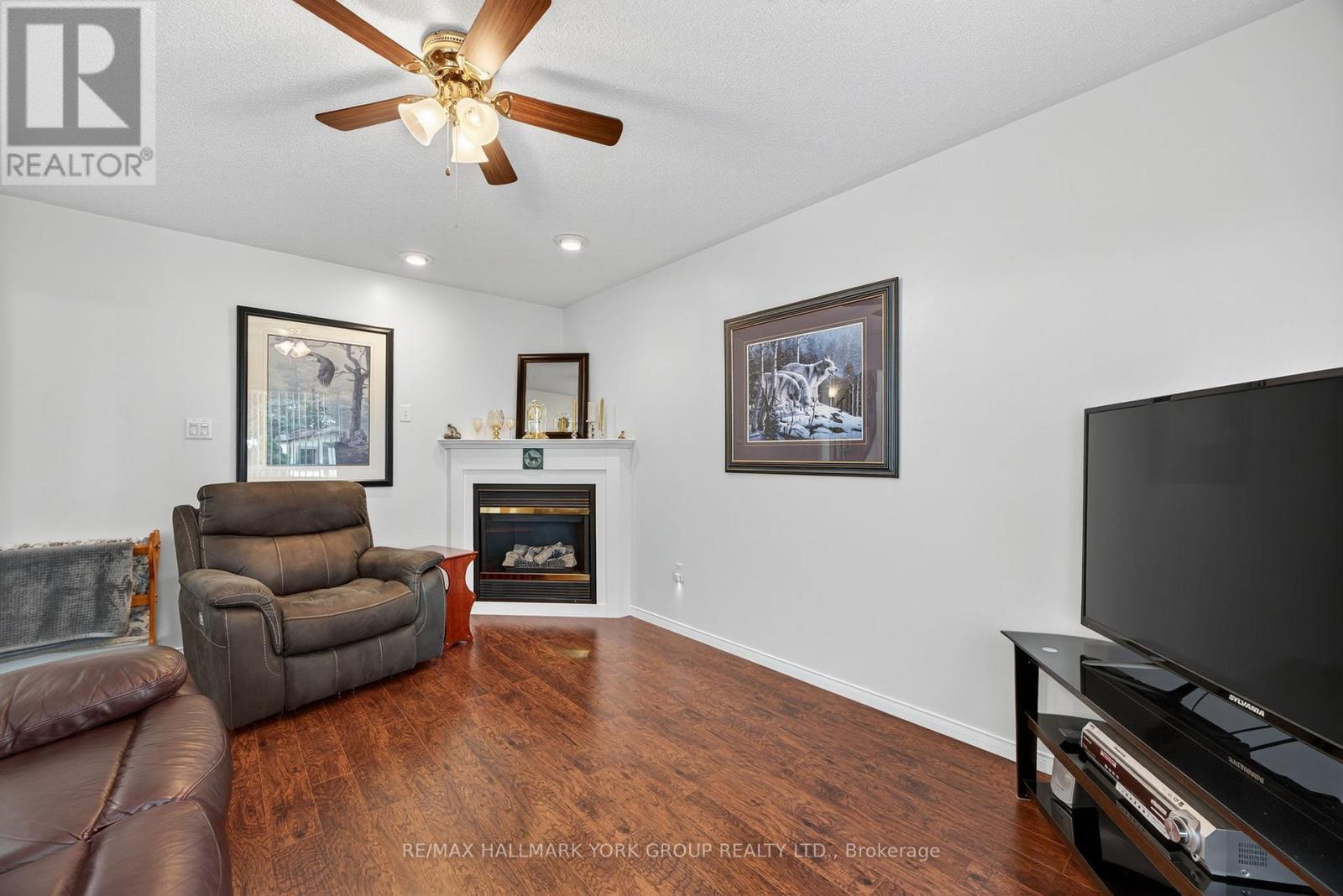 9 Reynolds Avenue, New Tecumseth, Ontario  L0G 1A0 - Photo 15 - N12429928