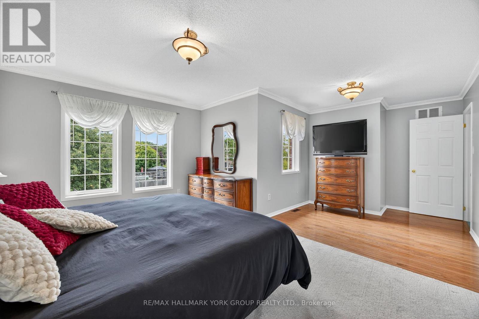 9 Reynolds Avenue, New Tecumseth, Ontario  L0G 1A0 - Photo 18 - N12429928