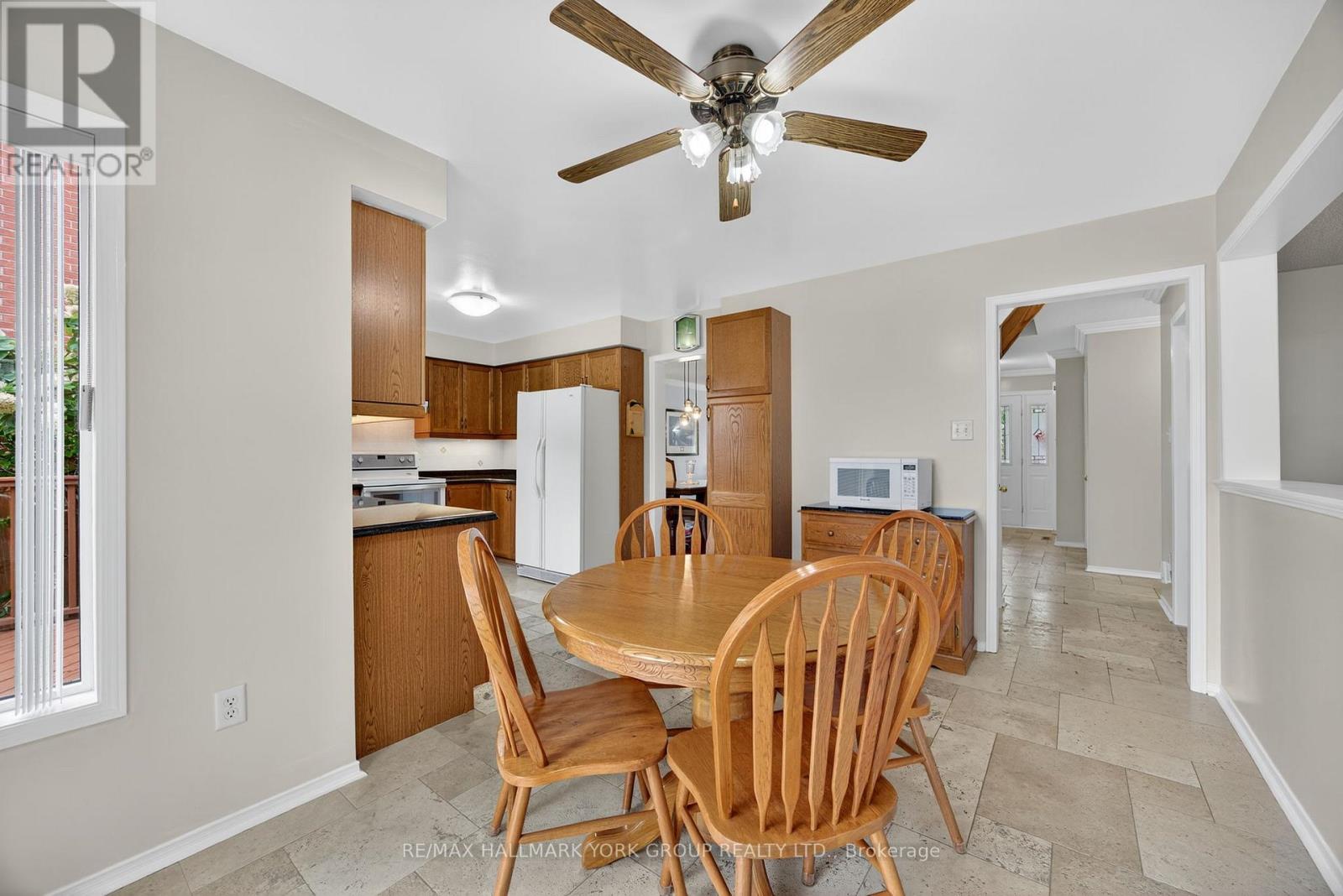 9 Reynolds Avenue, New Tecumseth, Ontario  L0G 1A0 - Photo 5 - N12429928