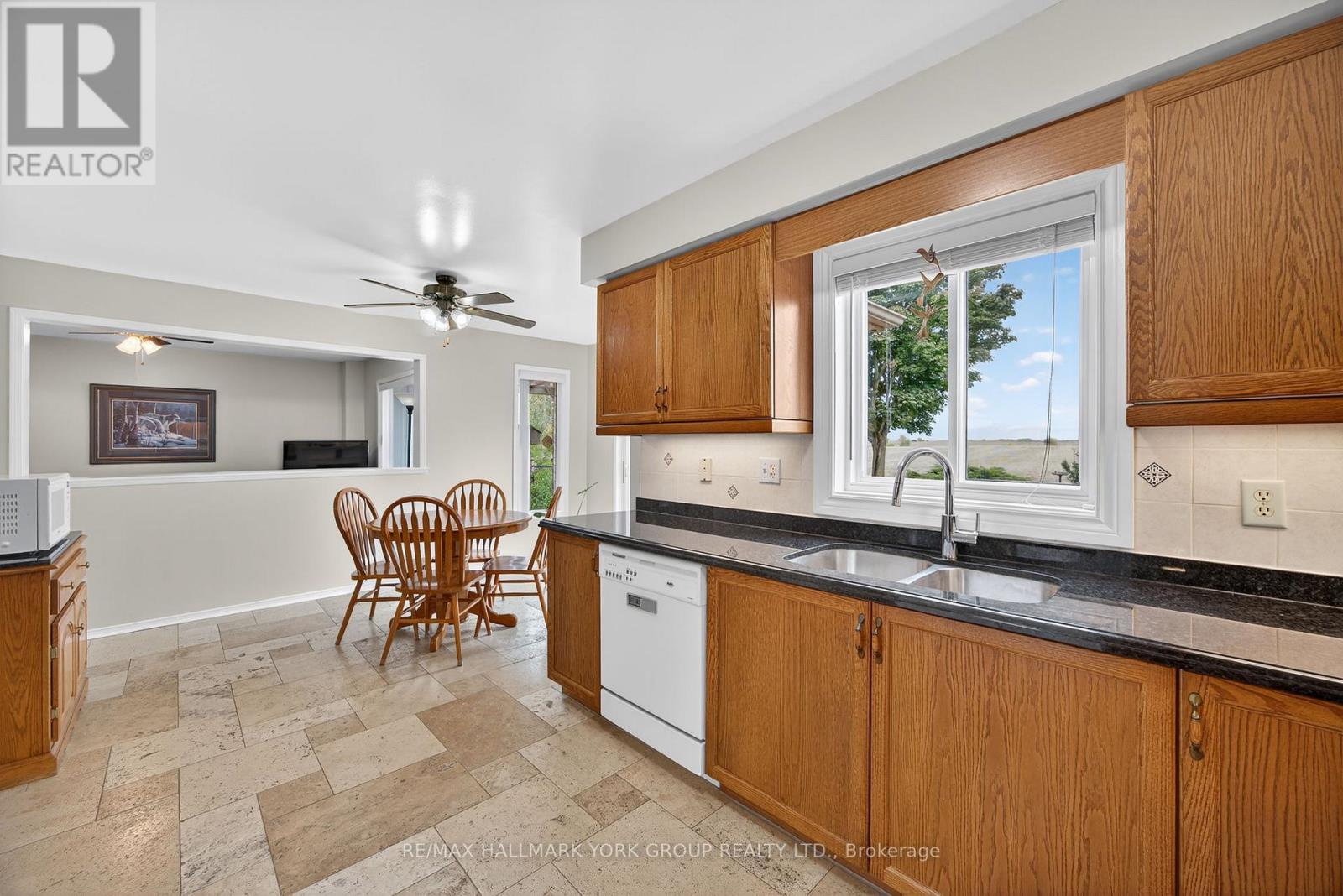 9 Reynolds Avenue, New Tecumseth, Ontario  L0G 1A0 - Photo 6 - N12429928