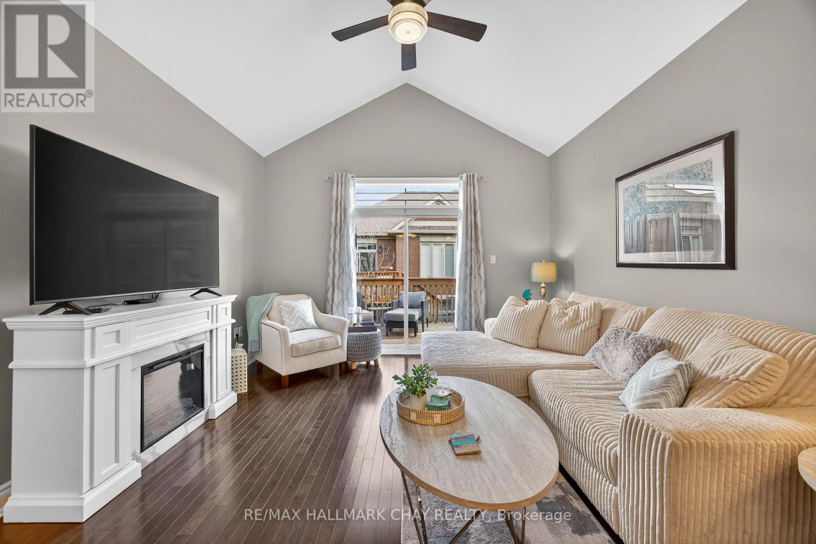 63 Summerhill Drive, New Tecumseth, Ontario  L9R 0S8 - Photo 10 - N12474200