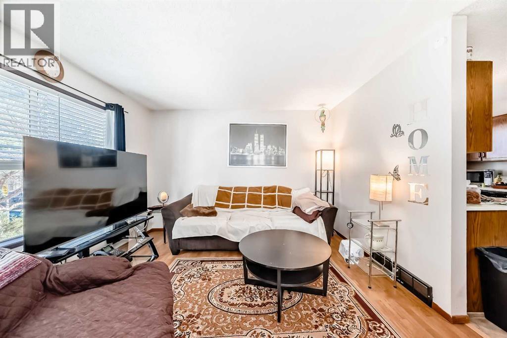 27 Martinview Crescent Ne, Calgary, Alberta  t3j 2s2 - Photo 5 - A2271186