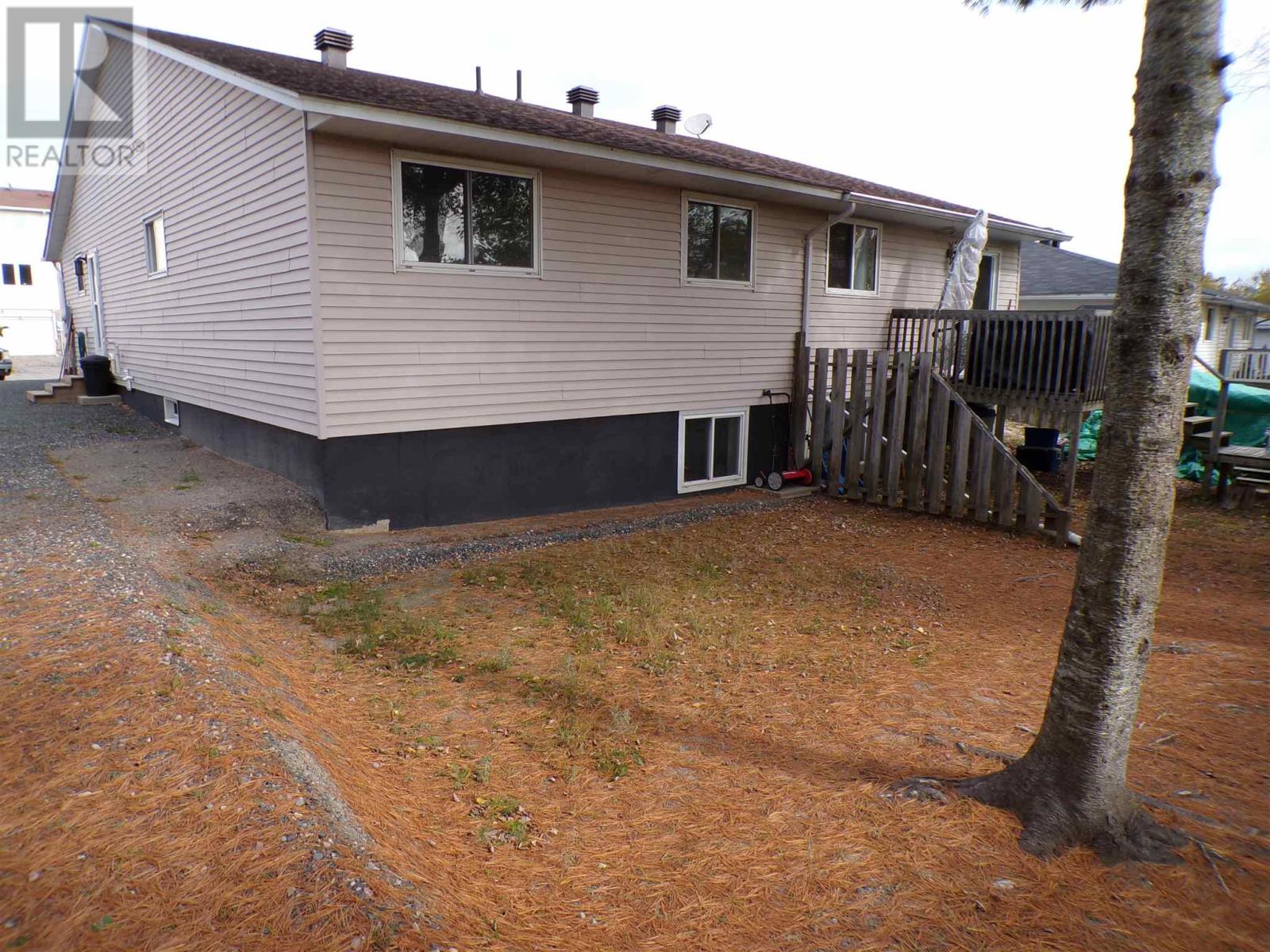 64 Farrell Cres, Elliot Lake, Ontario  P5A 3M9 - Photo 4 - SM253318