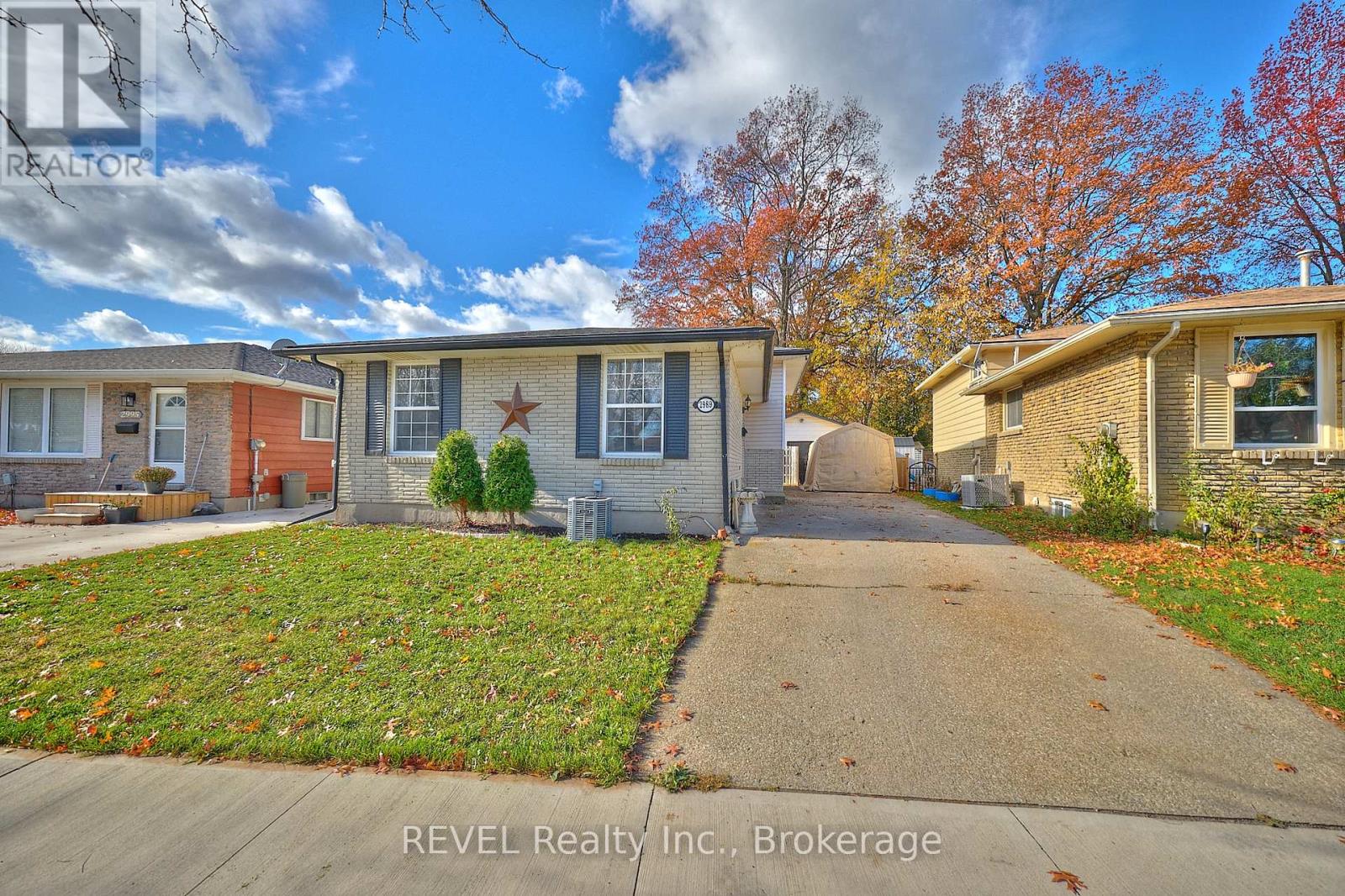 2989 Loyalist Avenue, Niagara Falls, Ontario  L2J 3K8 - Photo 1 - X12553986