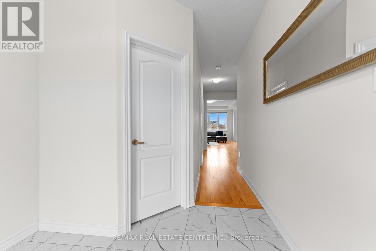 22 Peach Street, Thorold, Ontario  L2E 6S4 - Photo 5 - X12563396