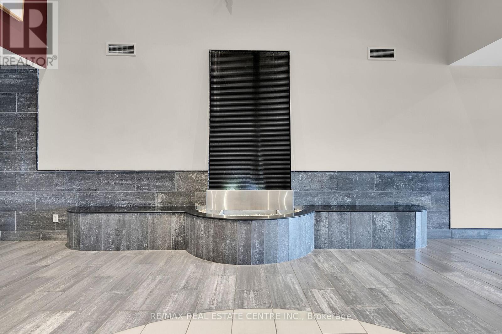 221 - 1100 South Service Road, Hamilton, Ontario  L8E 0C5 - Photo 12 - X12563432