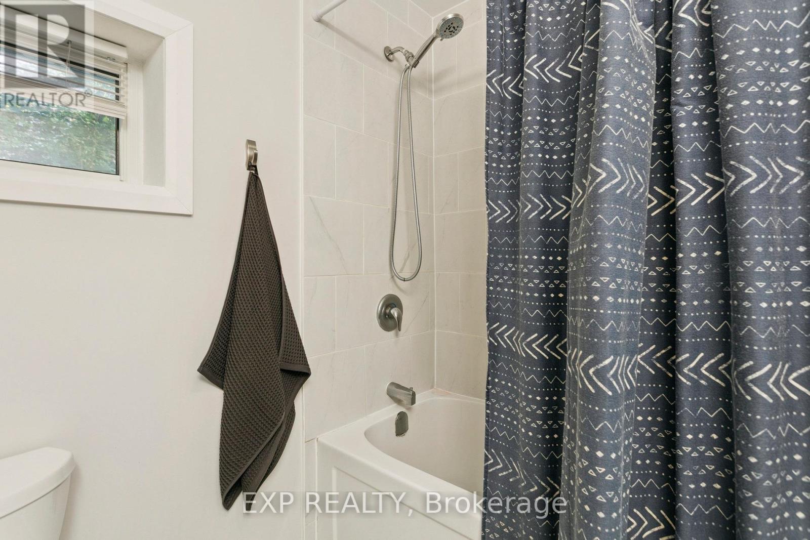 132 Queen Street W, Cambridge, Ontario  N3C 1G3 - Photo 38 - X12563488