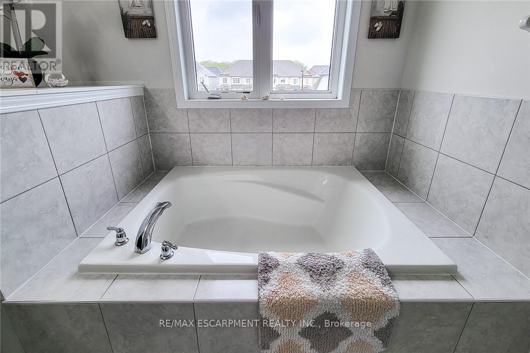 76 Mcallistar Drive, Hamilton, Ontario  L0R 1C0 - Photo 31 - X12563502