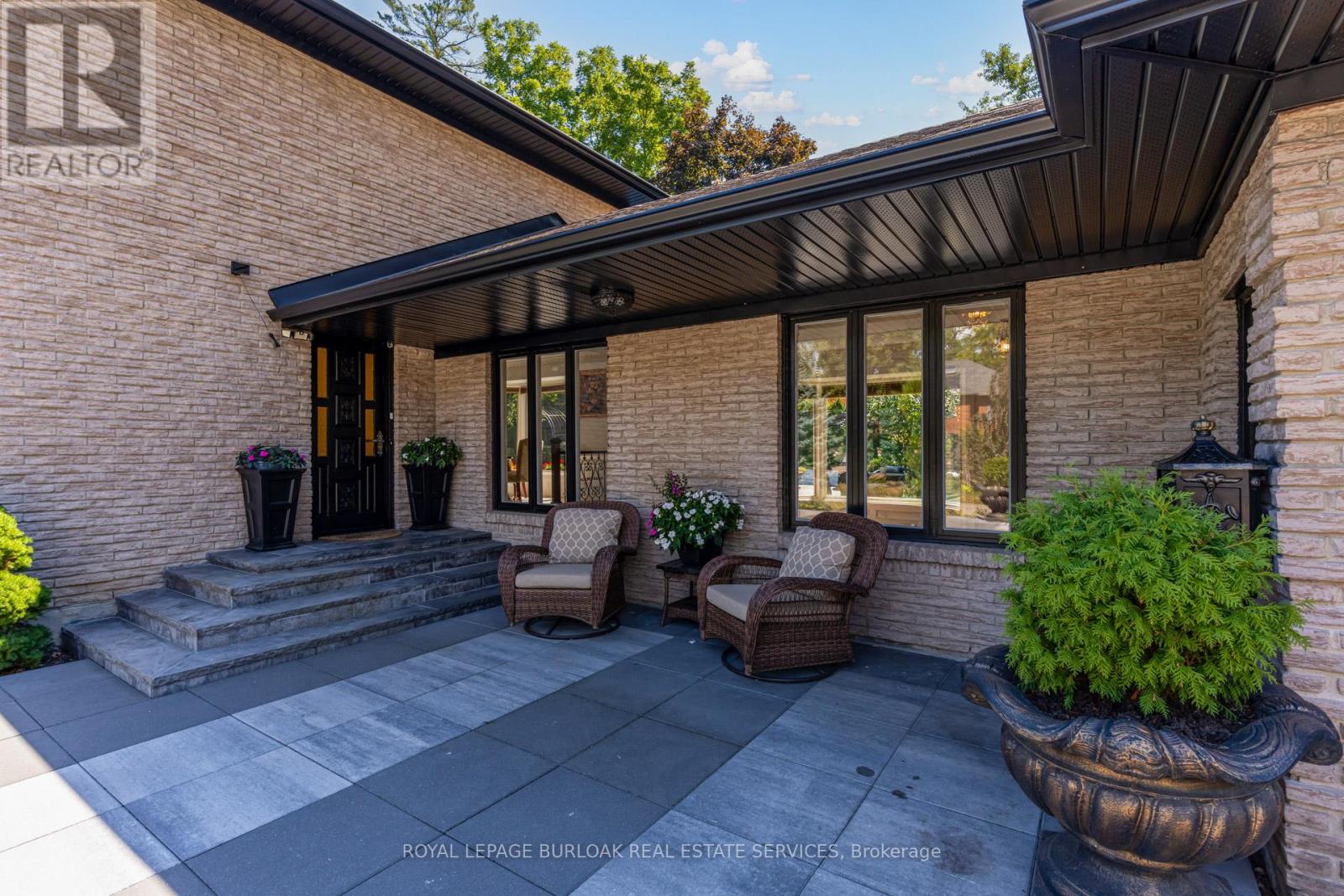 28 Stonegate Drive, Hamilton, Ontario  L9G 3R7 - Photo 6 - X12563546