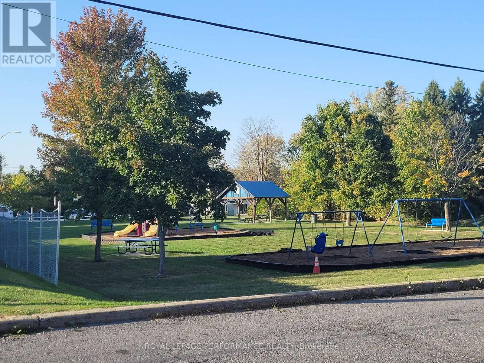 975 Queen Street, Champlain, Ontario  K0B 1K0 - Photo 32 - X12435934