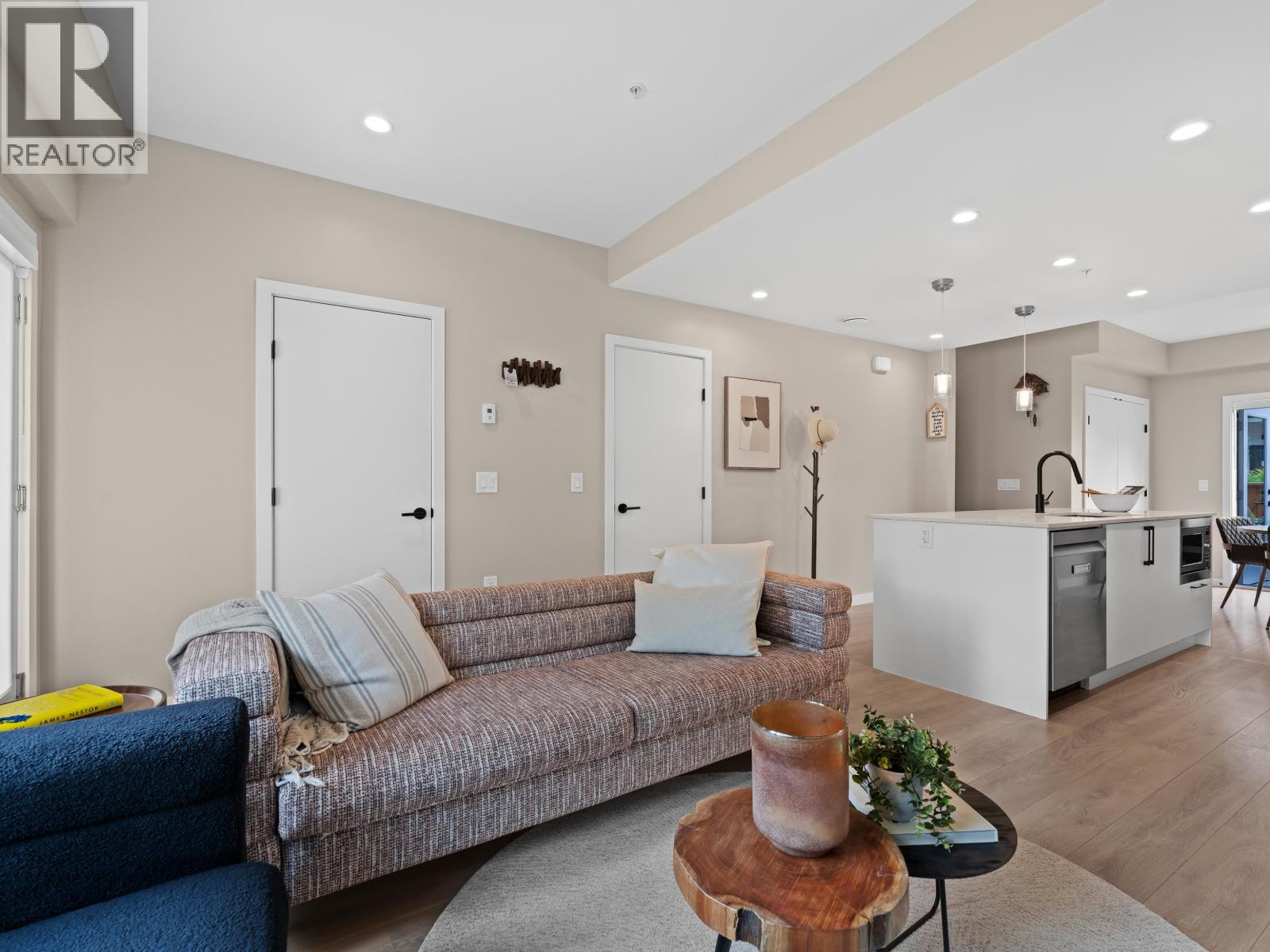 161 565 E 2nd Street, North Vancouver, British Columbia  V7L 1E1 - Photo 4 - R3069051