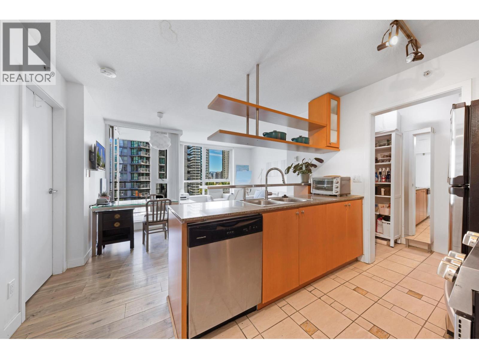 1607 1495 Richard Street, Vancouver, British Columbia  V6Z 3E3 - Photo 9 - R3056594