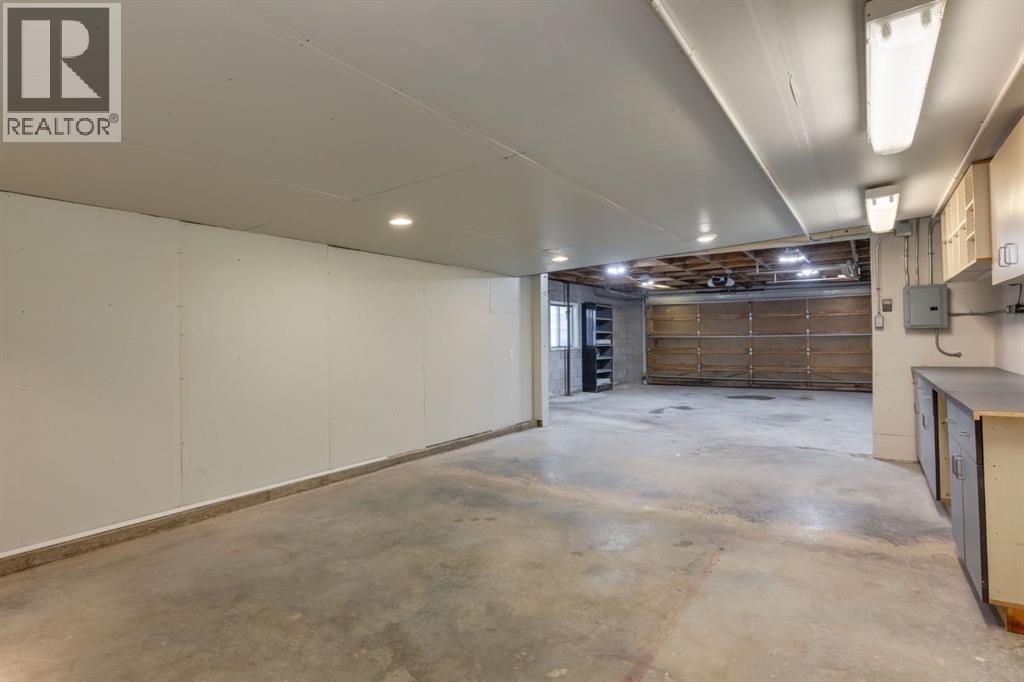 743 Sabrina Road Sw, Calgary, Alberta  T2W 0P4 - Photo 2 - A2271755